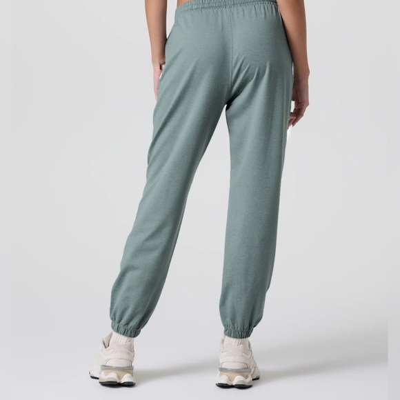 Vuori DreamKnit Boyfriend Sweatpant & Halo Essential Tank Set Pistachio Small - Picture 8 of 10